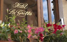La Grotta Hotel